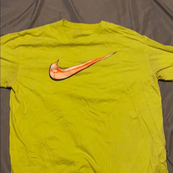Nike Tops - Selling a medium nike shirt